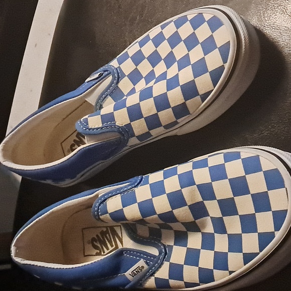 Shoes - Picture 4 of 4